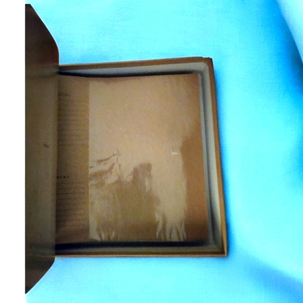 Gorgeous Terra Traditions Baby Book with Tassel NIB (Unisex) - Picture 4 of 5
